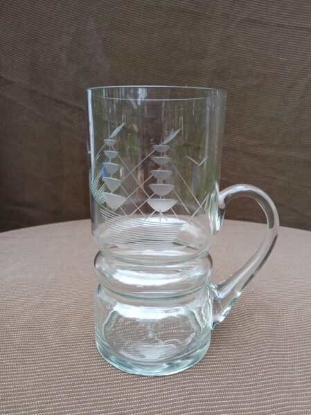 Alus glāze ar kuģa gravējumu "Latvijas stikls", roku darbs bez kastes (Stikla gl 31)