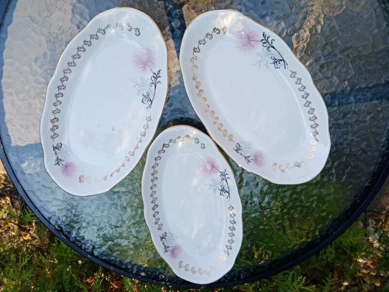 Garenais šķīvis ar lillā krizantēmu, L=27cm, forma "Vilnis" (Vilnis pusdienu 51)