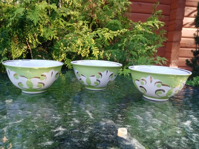 Bļodiņas(pialas) mazas zaļas ar zeltu, servīze "Austrumu", RPR (Austrumu 41)