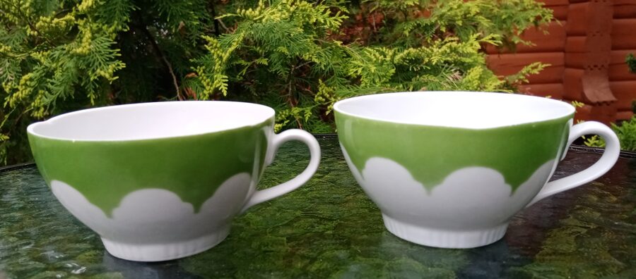 Krūzītes baltas ar tumši zaļu dekolu "Regīna", PFF (Regina 18)