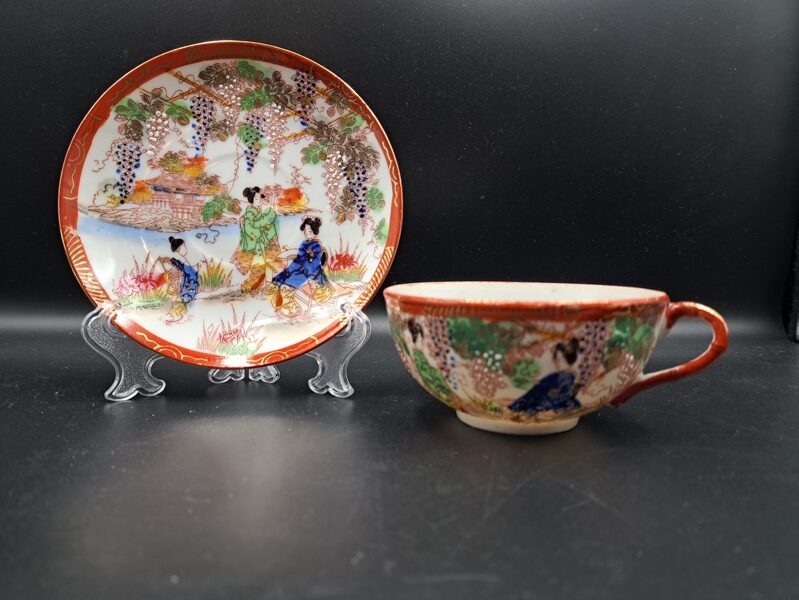 Antikvārs tējas pāris, ļoti plānsienu porcelāns, dekols un roku gleznojums, Japāna (Japāna 08)