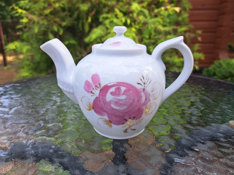 Tējkanna mazā ar rokas gleznojumu, līdz 1917.g. Kuzņecovs (Kuzņecovs 51)