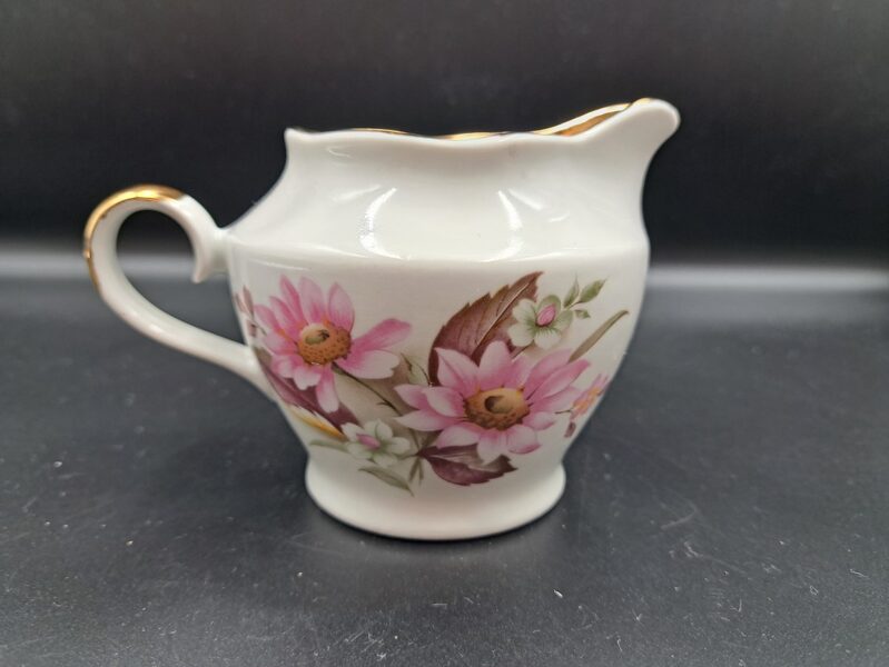 Krējuma kanniņa, tējas servīze "Ārija", ar migi rozā puķēm un zeltu, RPR (Ārija tējas 113)
