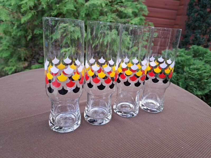 Komplekts: lielo sulas glāžu komplekts ar raibiem viļņiem (dekols), tilp.400ml, Čehija (Kristāls gl 25)