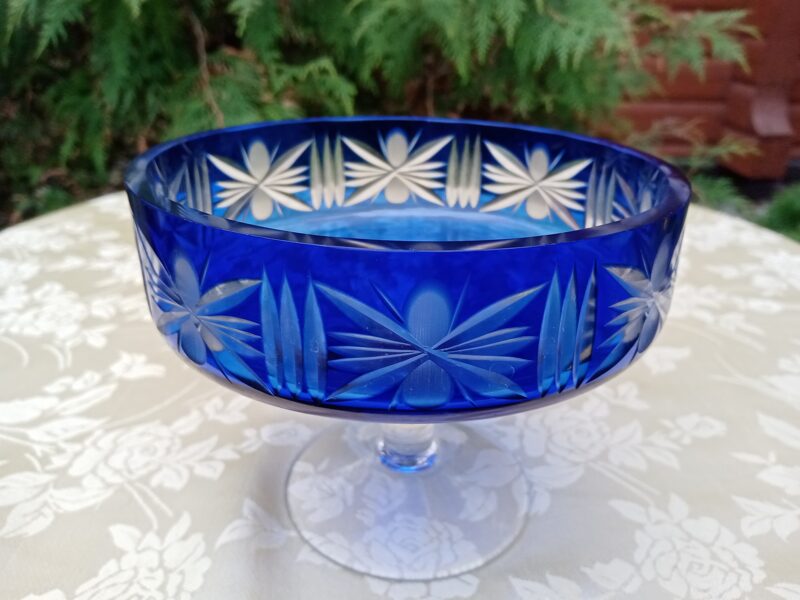 Būrvīga saldumu bļoda uz kājas, sapfīra krāsa (Stikls sk 07)