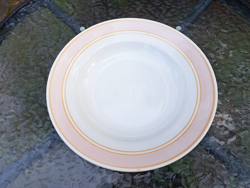 Šķīvis zupas fajansa ar laškrāsas maqlu, PFF. Diam.24cm (Fajansa pusdienu 19)