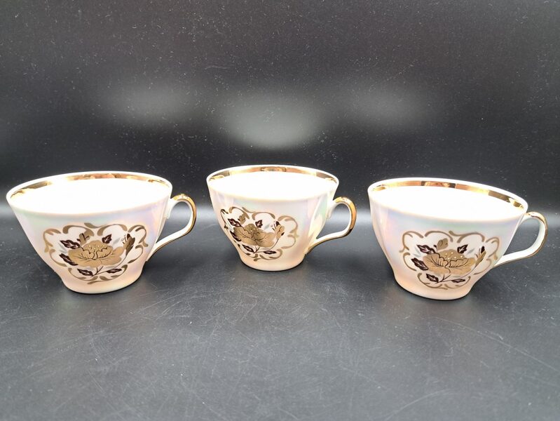 Krūzītes, tējas servīze "Sigulda" ar retu dekolu: lustrs ar zeltu rozi, plānsienu porcelāns, RPR (Sigulda 145)