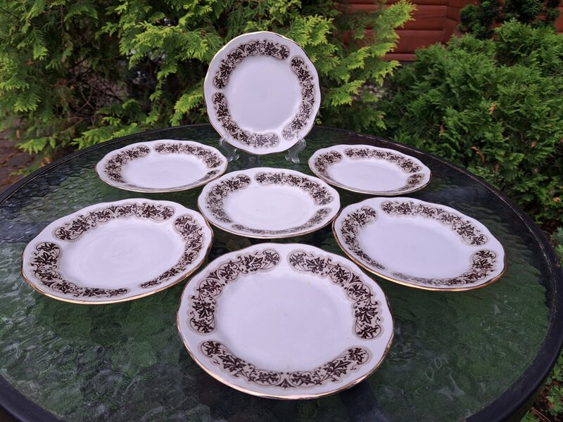 Kūku šķīvji, kafijas servīze "Ārija" ar brūnu mežģīņu dekolu (bēšs tikliņs, silts tonis) un zeltu, RPR (Ārija kafijas 100)