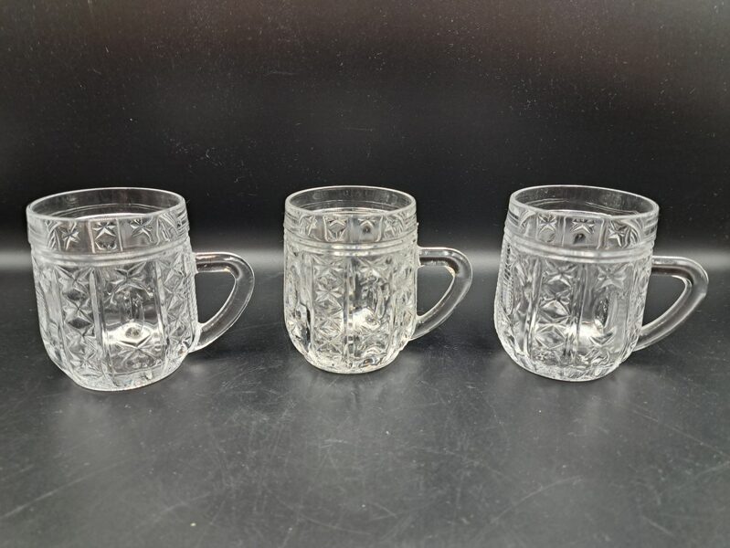 Stikla kausiņi, presēts stikls. Tilpums 150m (Stikla gl 147)