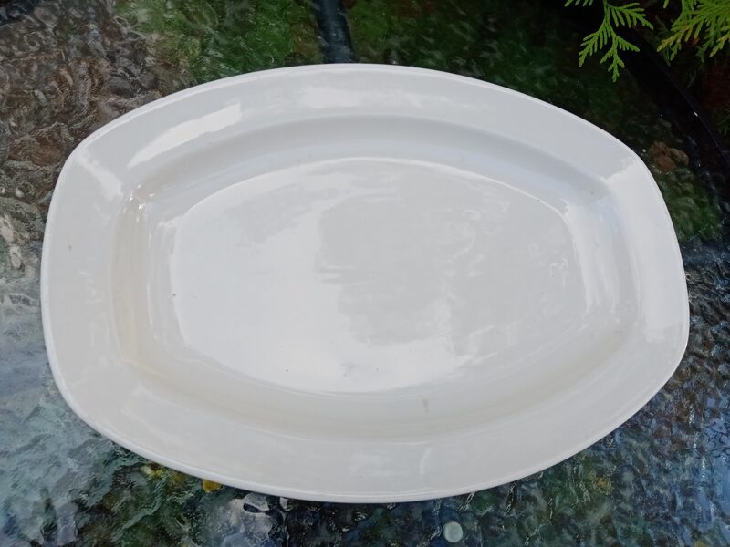 Lielais garenais šķīvis pilnīgi balts, forma ''Gludā" (Gludā 43)