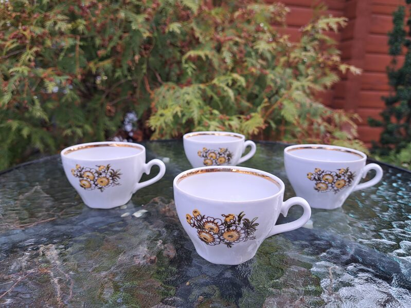 Krūzīte, kafijas servīze "Ārija" ar kumelītēm un zeltu, RPR (Ārija kafijas 64)