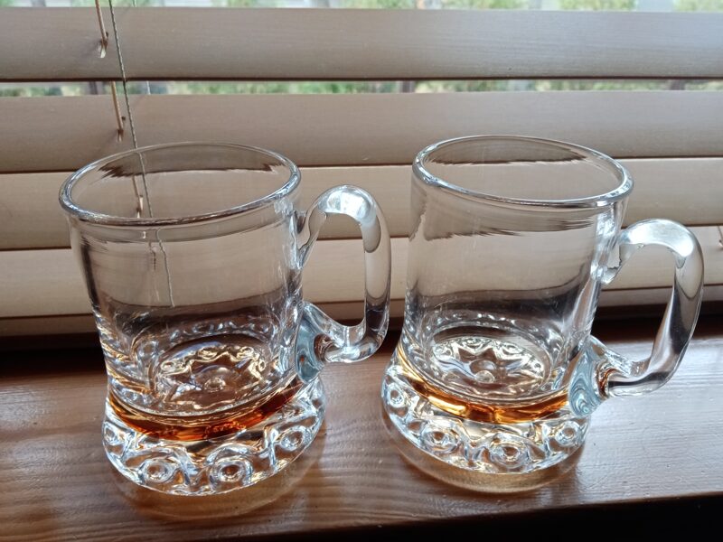 Alus kausi ar ausekli pamatnē, Līvānu stikla fabrika (Stikla gl 29)