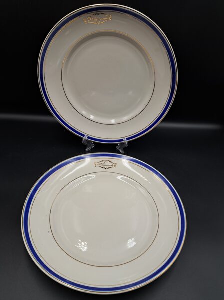 Otrā ēdiena šķīvis ar uzrakstu "Нарпит" ar zilu malu un zeltu, RPF (LOGO 48)