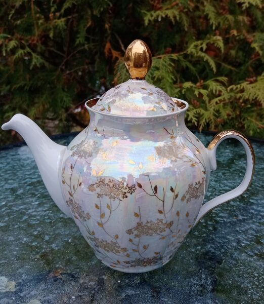 Tējkanna no servīzes "Sigulda", lustrēta ar zeltu, RPR (Sigulda 86)