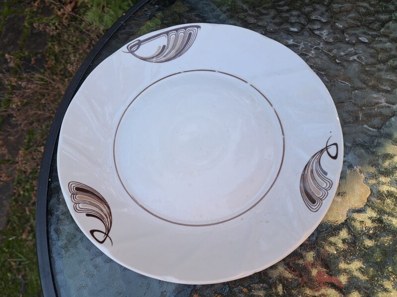 Cepumu šķīvis, tējas servīze "Viktorija" ar brūnu dekolu un brūnu apvilkumu centrā, RPR (Viktorija t 190)