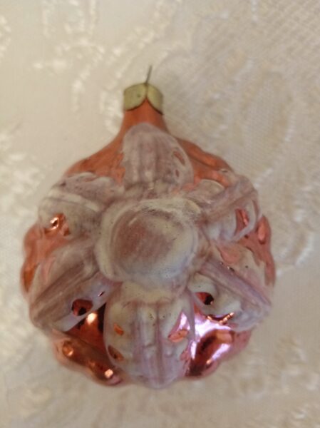 Bumba rozā ar pārsliņu (Egle bumba 07)