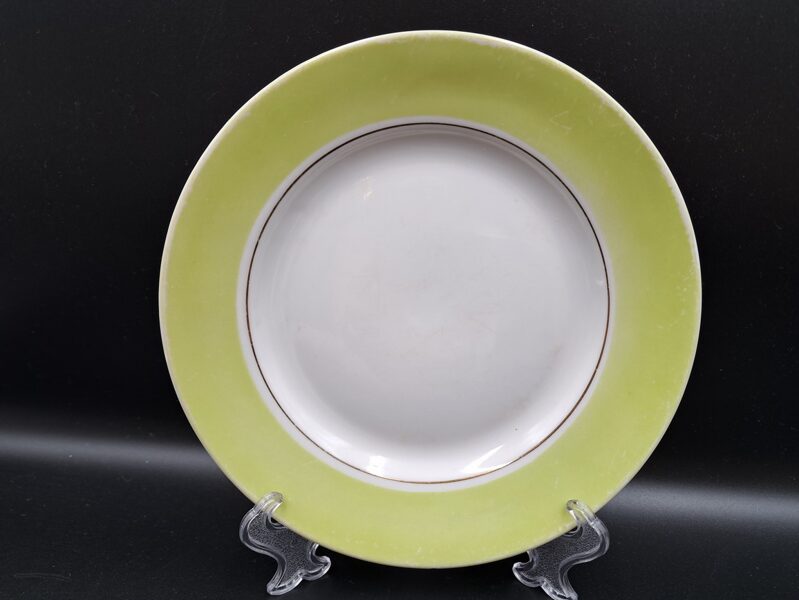 Maizes šķīvis ar platu monohromu gaiši zaļu malu un šauru zelta svītru, d=17,5cm, RPR (Citi pusd 193)