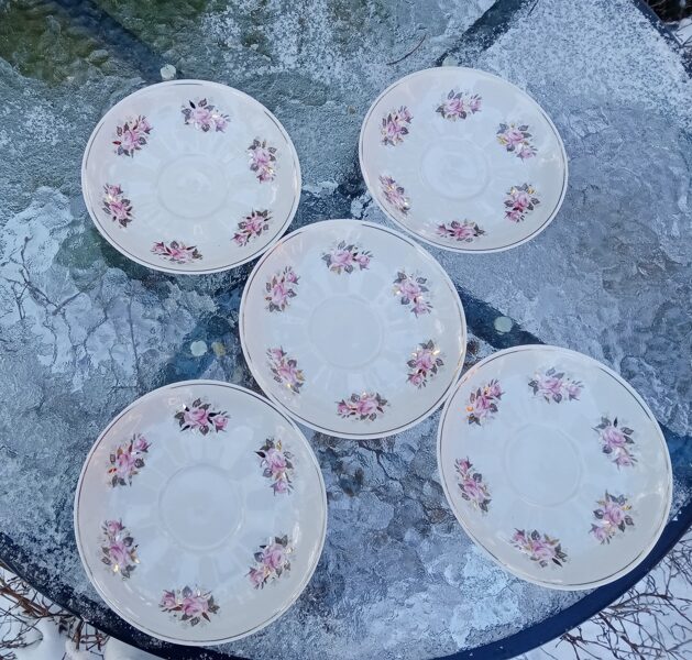 Apakštase no "Sigulda" ar rozā pušķiem (Sigulda 19)