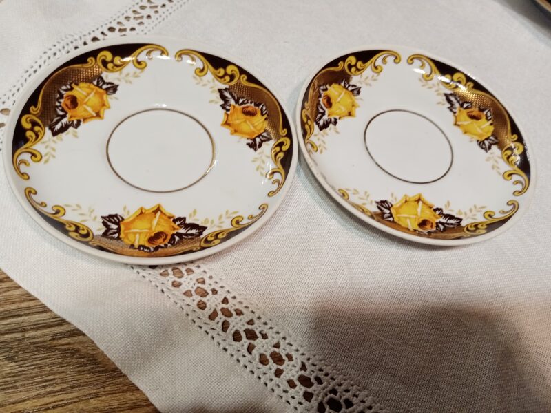 Apakštase no kafijas servīzes "Ārija" ar dekolu "Zeltā roze" (Ārija kafijas 08)
