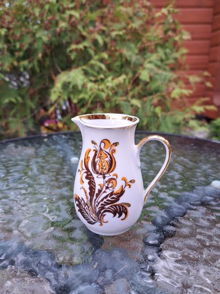 Krējuma kanniņa "Marianna" balta ar brūnu dekolu un zeltu, RPR (Marianna 53)