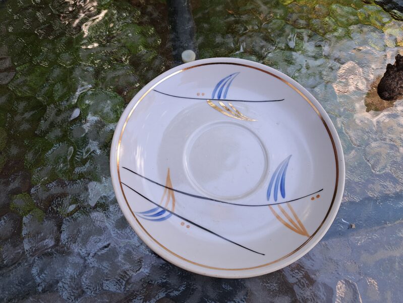 Apakštase ar zilu, zeltu un bēšu rakstu, servīze "Jūrmala", PFF (Jūrmala 16)