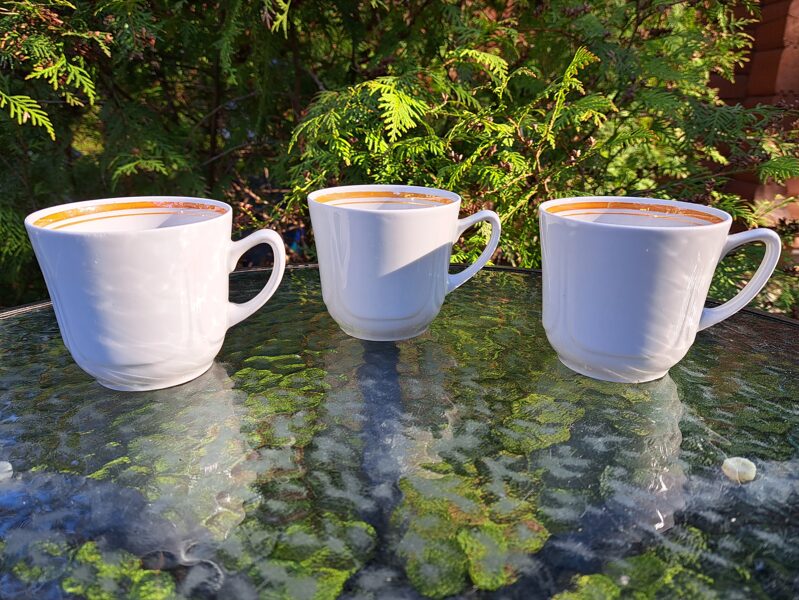 Baltas krūzītes, tilp250ml, RPR. Ļoti ērta forma (Buljona 77)