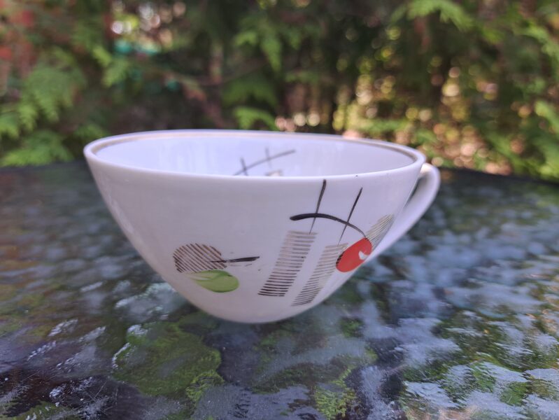 Tase ar zaļu lapu,  servīze "Sakta" (plaisa), RPF (Sakta 13)