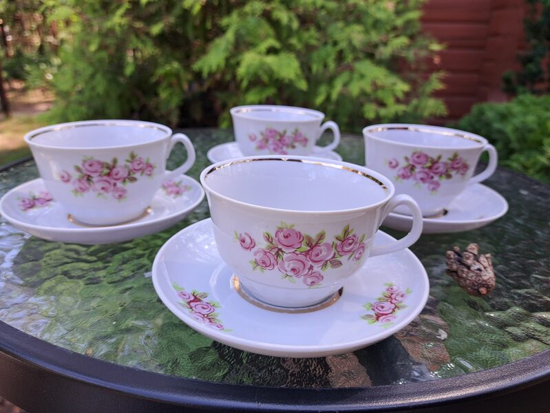 Tējas pāri (tase+apakštase) "Māra" ar rozītēm un zeltu (šaurs zelts krūzītēm), RPR (Māra tējas 99)