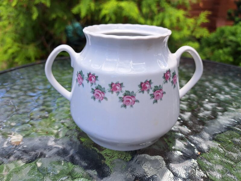 Cukurtrauks bez vāciņa, tējas servīze "Māra" ar rozītēm, bez zelta, RPR (Māra tējas 100)