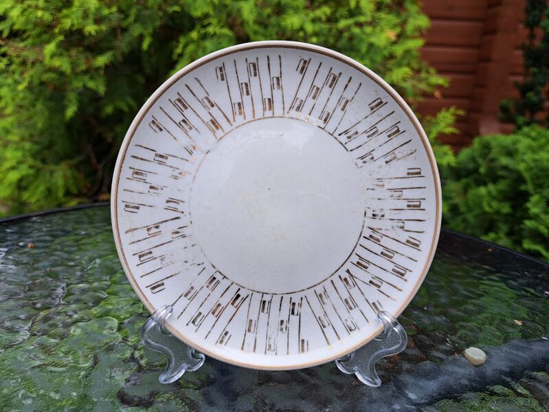 Buljona apakštase ar zelta rakstu, diam.15cm. PFF. 50.-ie gadi (Buljona 93)