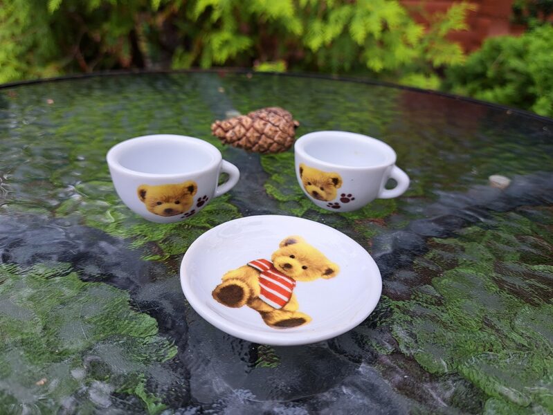 Leļļu trauku komplekts ar lācīti. Porcelāns (Citi 59)