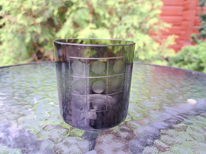 Glāze brūna ar skaistu rokas gravēšanu, Tarbeklaas, Igaunija (Stikla gl 88)