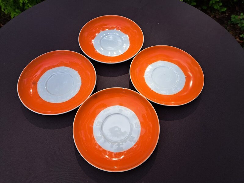 Apakštases, tējas servīze "Ārija", ar sarkanu malu un baltu centru, RPR (Ārija tējas 88)