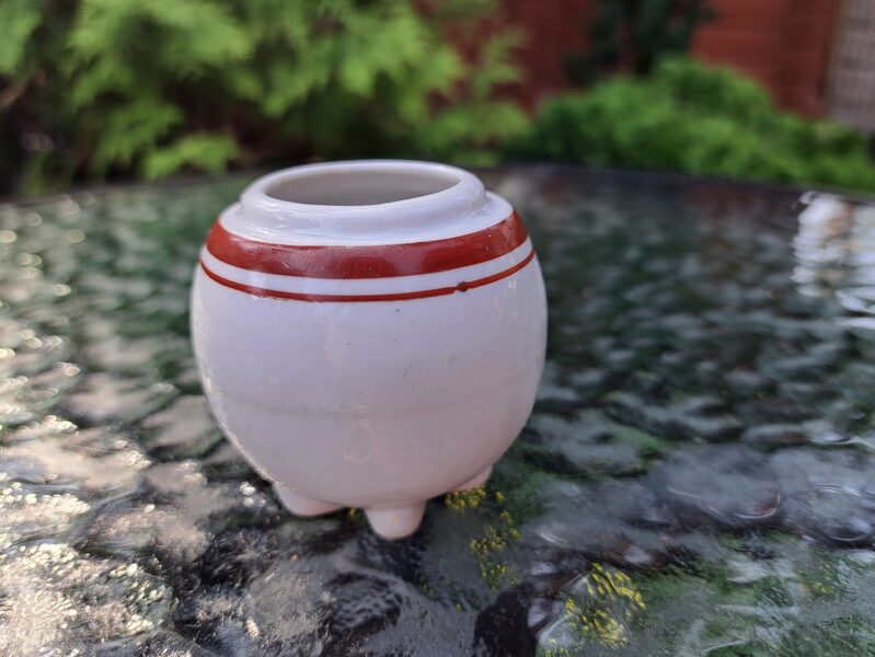 Sinepju trauks bez vāciņa no garšvielu komplekta, pusdienu servīze "Gludā" ar bordi svītrām, PFF (Gludā 88)