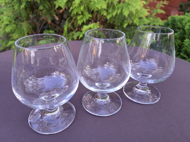 Vidēja lieluma konjaka glāzīšu komplekts 3 personām (Stikla gl 96)