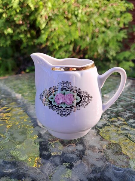 Krējuma kanniņa, tējas servīze "Aija-1" ar rožu kameju, RPR (Aija-1 tējas 48)