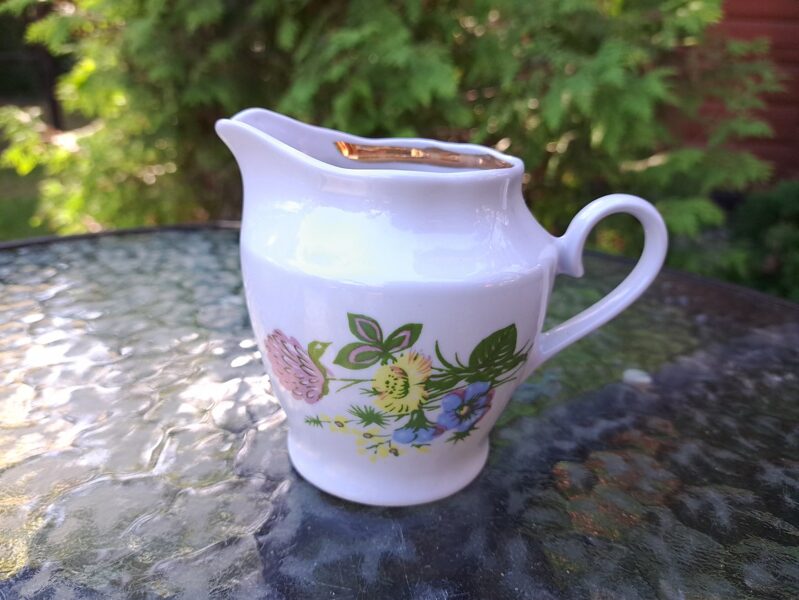 Krējuma kanniņa, kafijas servīze "Ārija" ar āboliņu un zeltu, RPR (Ārija kafijas 92)