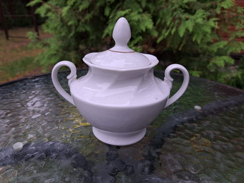 Cukurtrauks ar vāciņu, tējas servīze "Viktorija" pilnīgi balta, RPR (Viktorija t 97)