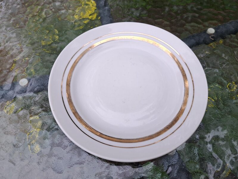 Šķīvjis kūku, d=18cm ar 2 zelta līnijām (biezu un šauru), PFF (Citi pusd 47)