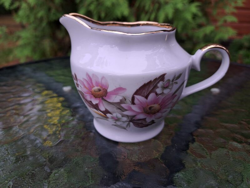 Krējuma kanniņa, tējas servīze "Ārija", ar migi rozā puķēm un zeltu, RPR (Ārija tējas 110)