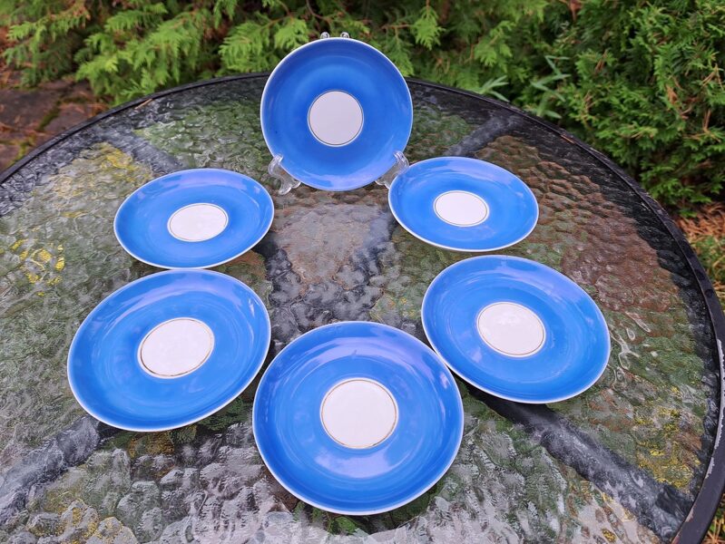 Apakštases koši zilas ar zeltu pa vidū no kafijas servīzes "Vasara" ar kuģīti, RPR (Vasara 58)