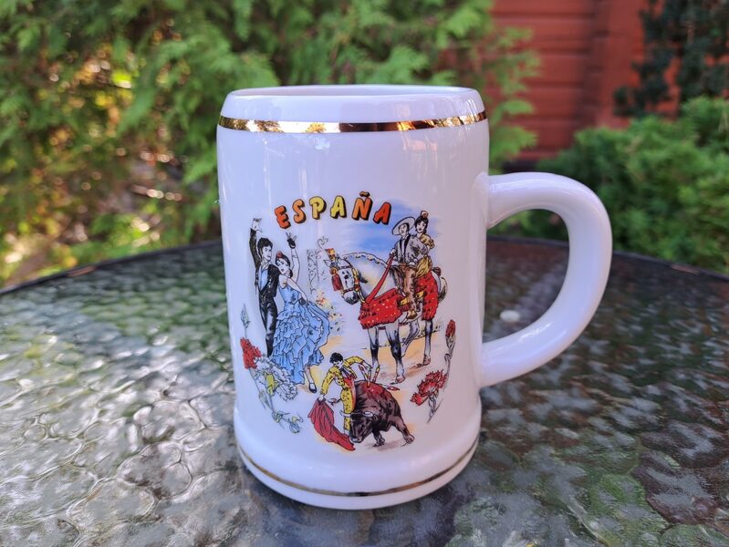 Skaists porcelāna alus kauss no Spānijas (Citi rpt 90)