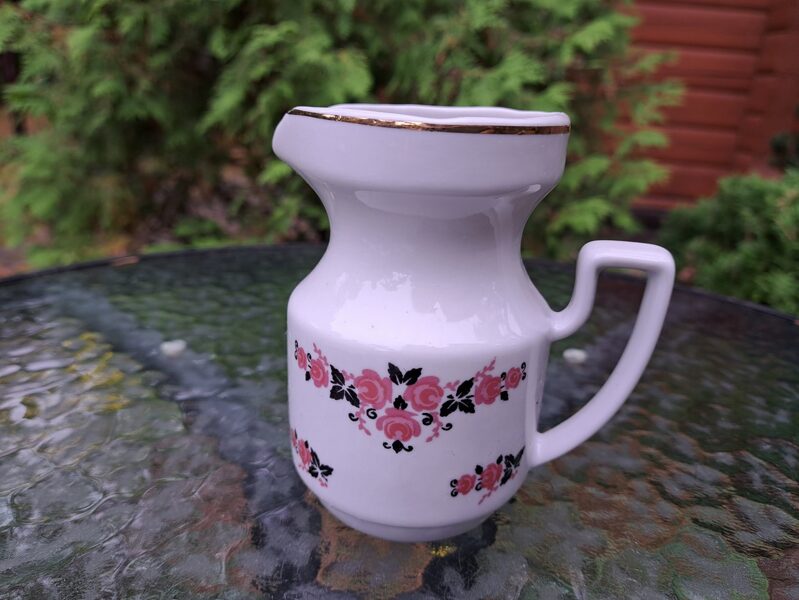 Krējuma kanniņa ar rozā puķītēm, tējas servīze "Aija-2", RPR (Aija-2 tējas 121)