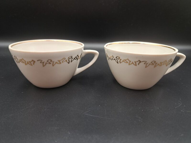 Krūzītes "Ausma" baltas ar zelta rakstu, nelīdzēnums, PFF (Ausma 89)