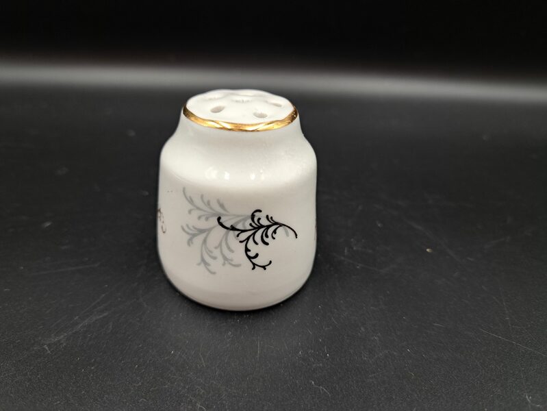 Piparu trauks ar krizantēmu, forma "Vilnis",  RPR (Vilnis pusdienu 123)