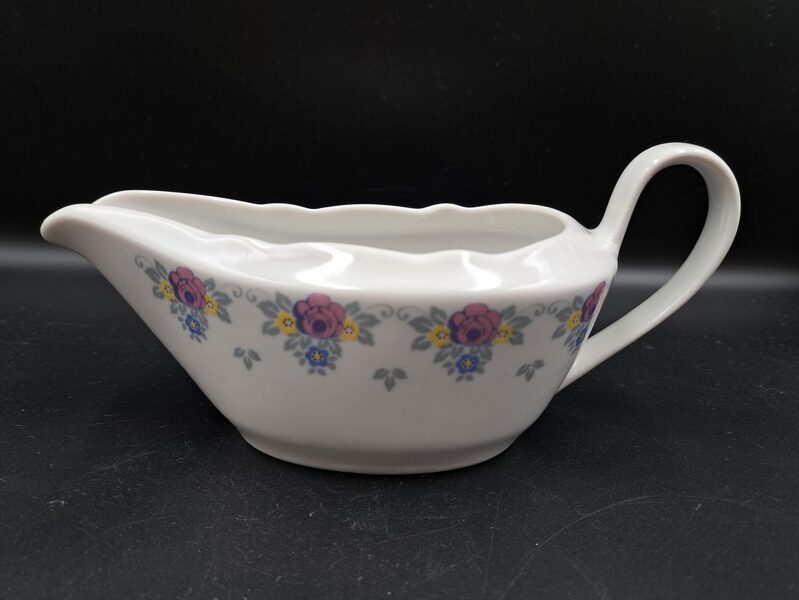 Mērces trauks ar neparastu dekolu -  puķu vainadziņu, forma "Vilnis",  RPR (Vilnis pusdienu 126)