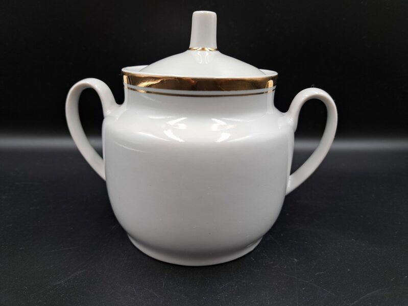 Cukurtrauks Rīga (no 60.-iem), balts ar zelta svītrām, RPR (Rīga-60 98)