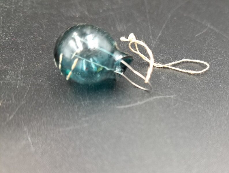 Bumbiņa zila caurspīdīga ar fosforizējošo spārnu, mini sērija (Egle mini 21)