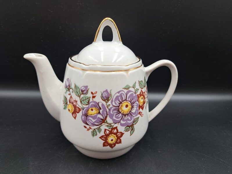 Tējkanna, tējas servīze "Aija-1" ar lilla un bordo puķēm un zeltu, RPR (Aija-1 tējas 51)