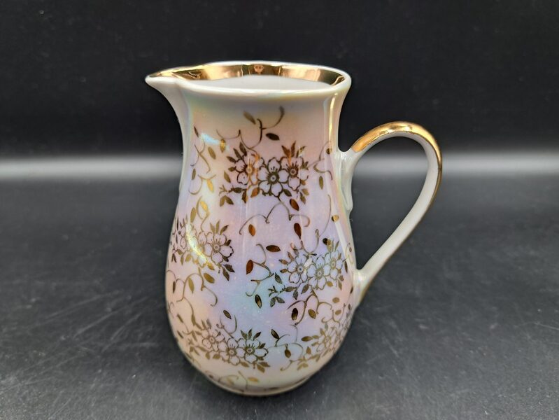 Krējuma kanniņa "Marianna" lustrēta ar zelta puķītem, RPR (Marianna 82)